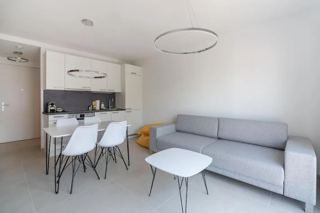 Apartment Ferienwohnung Neu Und Hell In Zentraler Ruhelage Mit Parkplatz Wien
