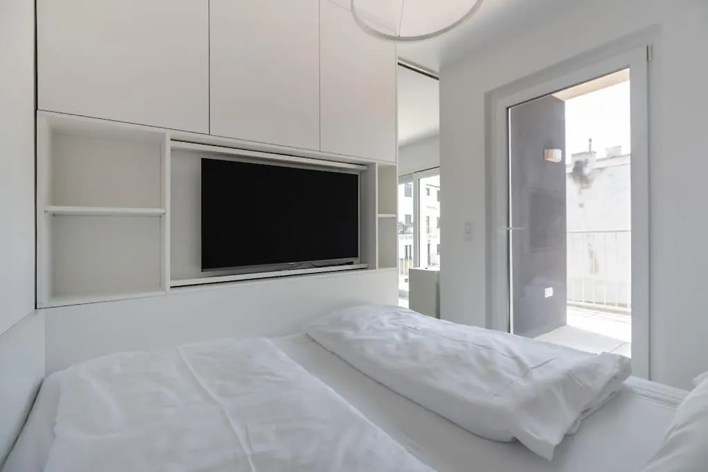 Apartment Ferienwohnung Neu Und Hell In Zentraler Ruhelage Mit Parkplatz Wien