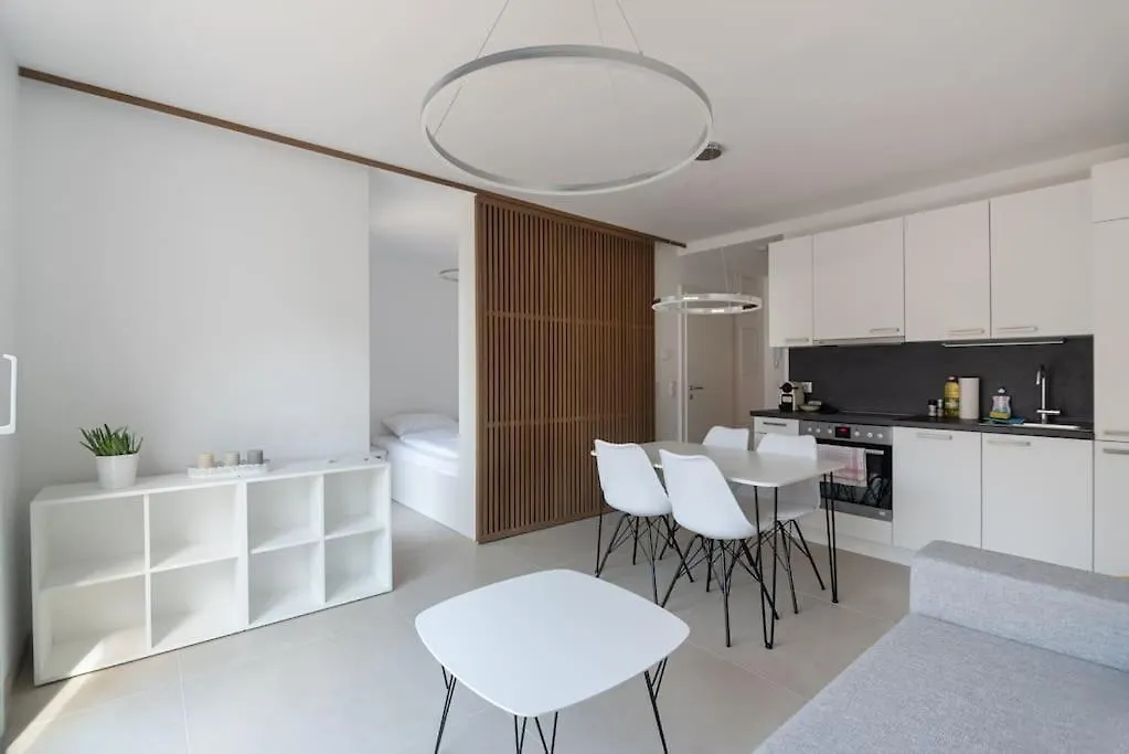 Apartment Ferienwohnung Neu Und Hell In Zentraler Ruhelage Mit Parkplatz Wien