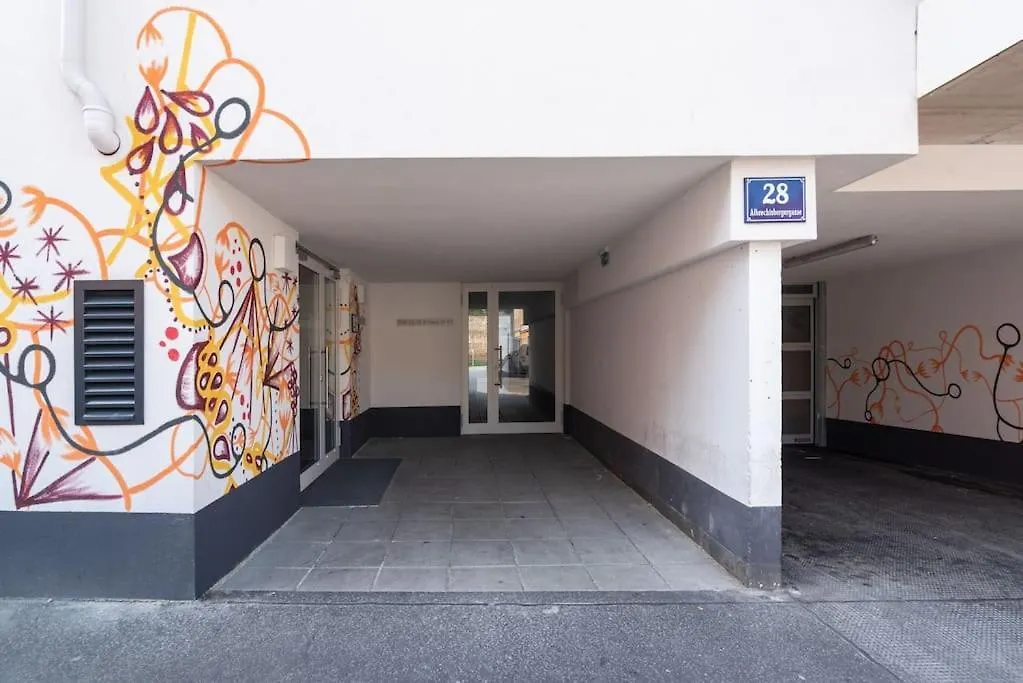 Apartment Ferienwohnung Neu Und Hell In Zentraler Ruhelage Mit Parkplatz Wien Österreich