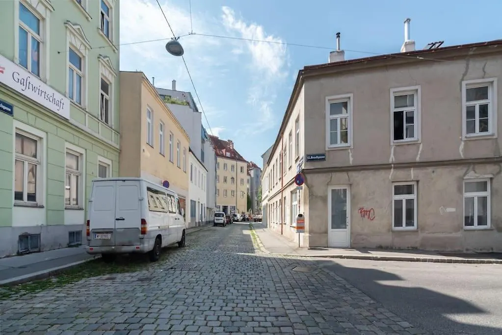 Ferienwohnung Neu Und Hell In Zentraler Ruhelage Mit Parkplatz Wien