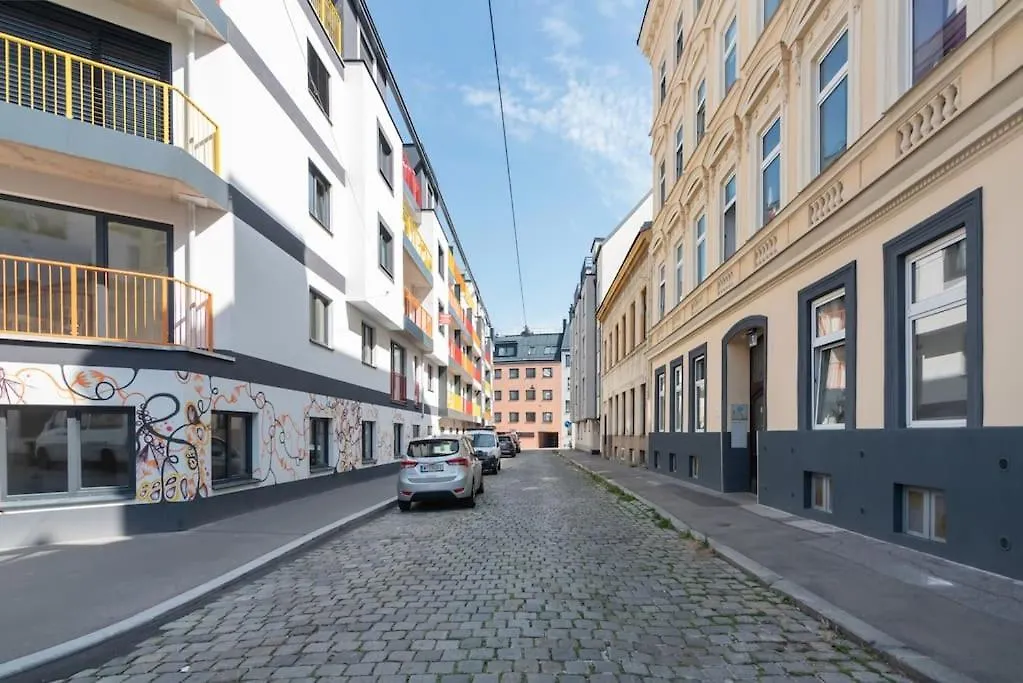 Ferienwohnung Neu Und Hell In Zentraler Ruhelage Mit Parkplatz Wien