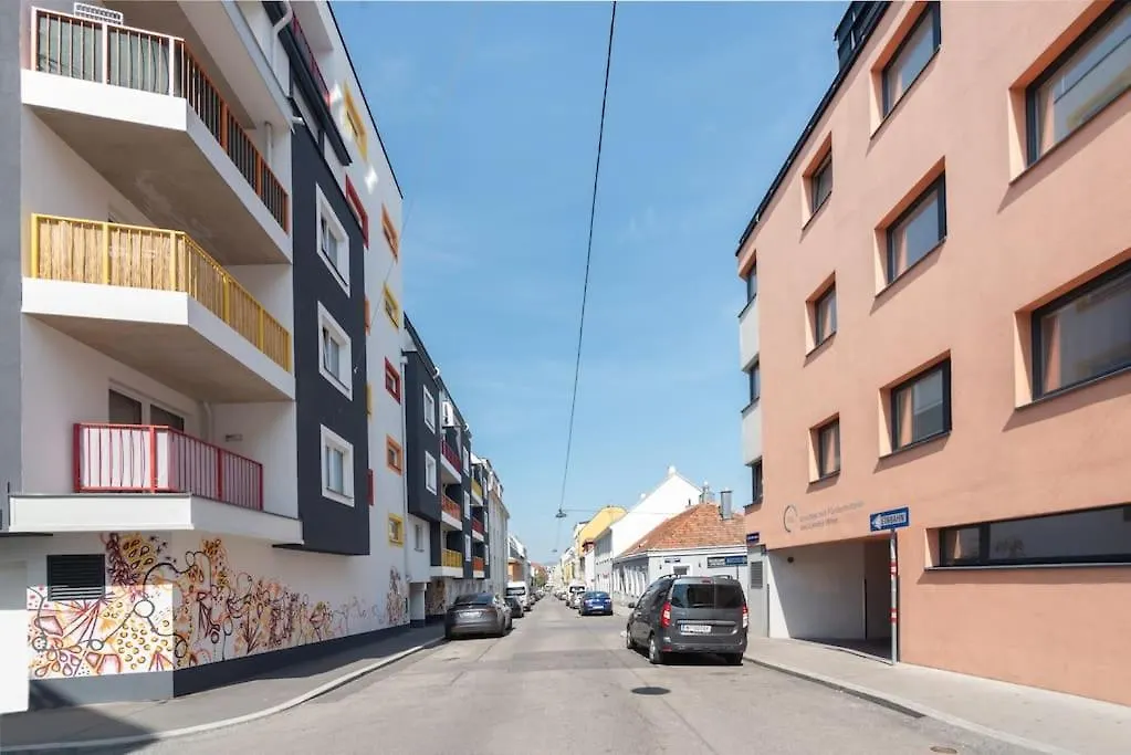 Ferienwohnung Neu Und Hell In Zentraler Ruhelage Mit Parkplatz Wien
