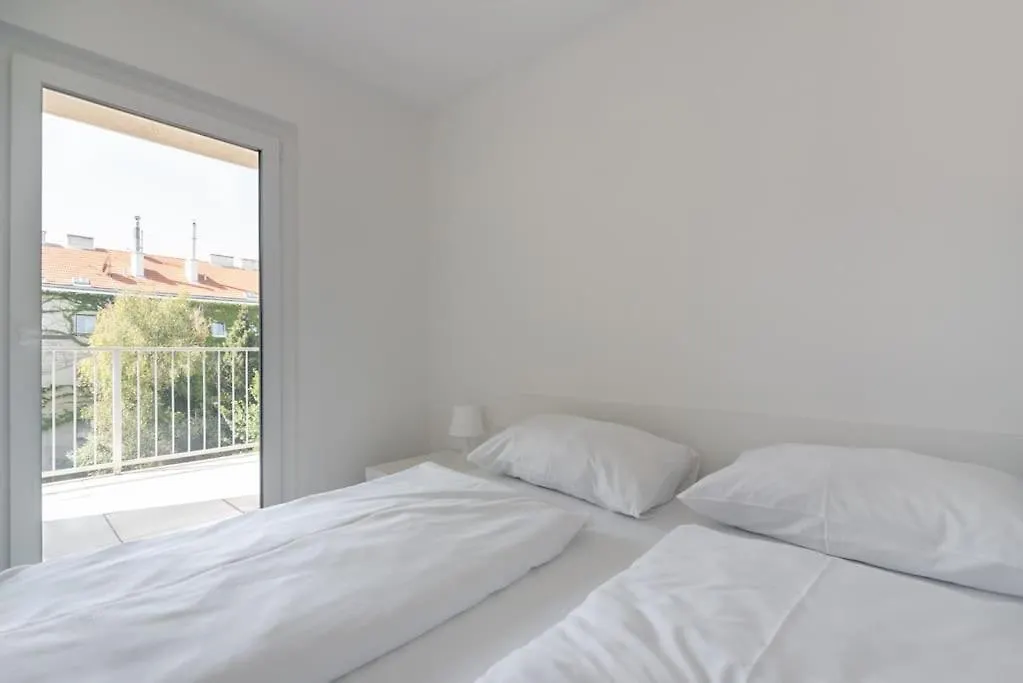 Apartment Ferienwohnung Neu Und Hell In Zentraler Ruhelage Mit Parkplatz Wien
