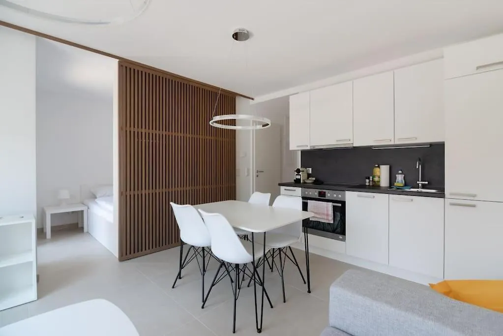 Neu Und Hell In Zentraler Ruhelage Mit Parkplatz Apartment Vienna 0*,